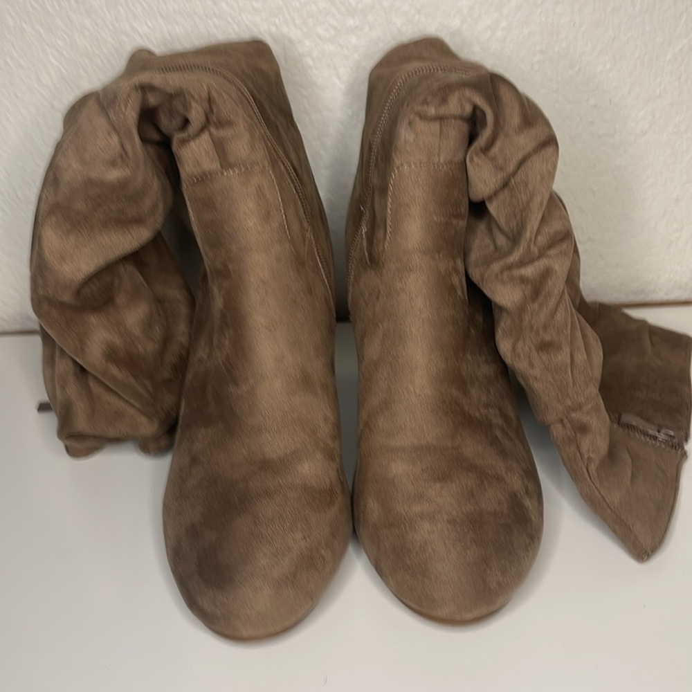 Journee Collection Women’s Size 8.5 Haze Wedge Knee High Boots - Picture 3 of 7